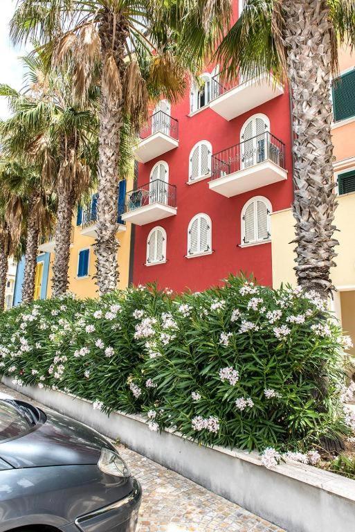 P010 - Porto Recanati, Nuovo Monolocale Fronte Mare Εξωτερικό φωτογραφία